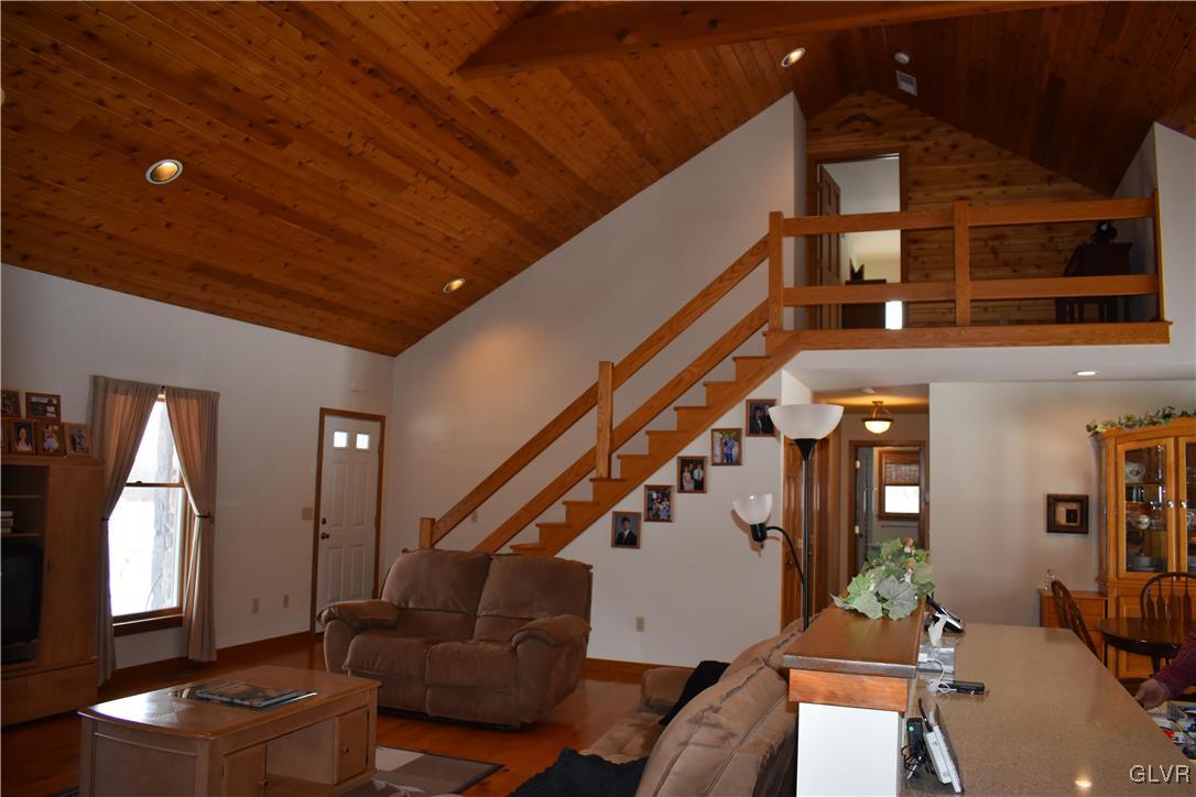 502 O. W Road Bangor, PA 18013 - Photo 5 of 20 Gallery Image 5