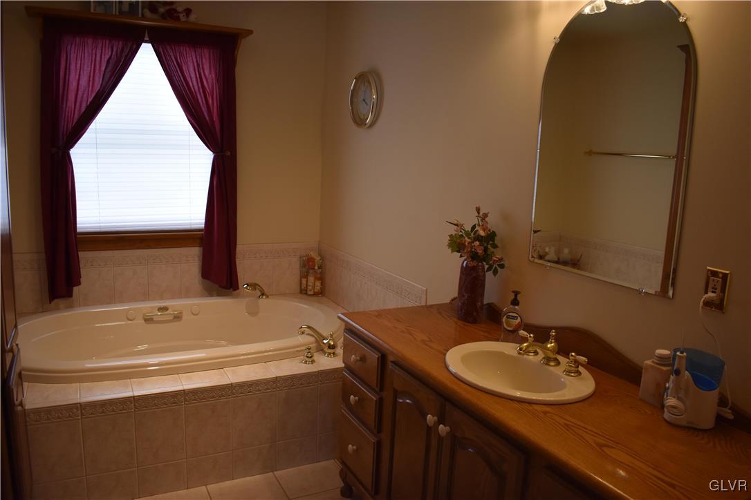 502 O. W Road Bangor, PA 18013 - Photo 9 of 20 Gallery Image 9