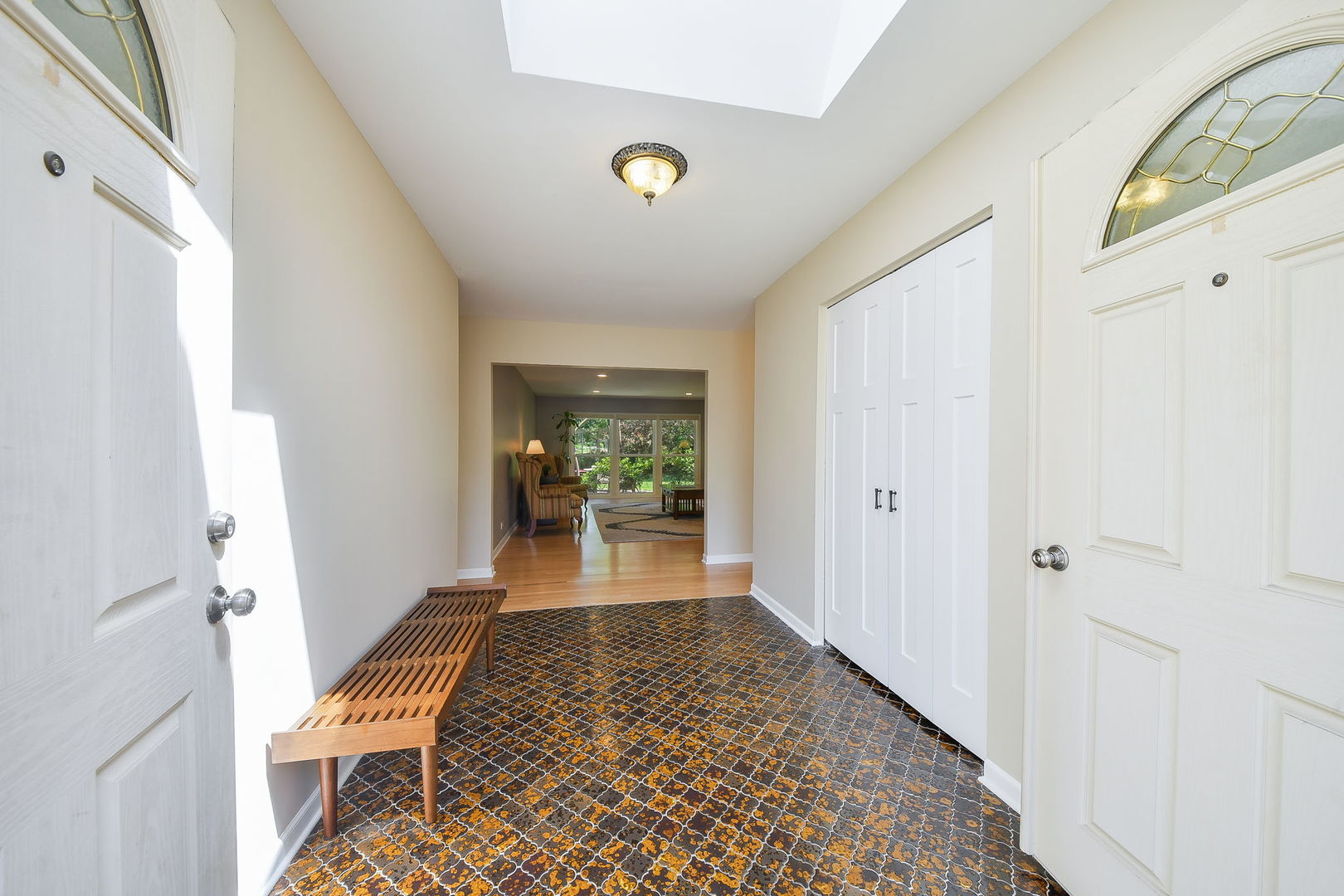 588 Williamsburg Road Glen Ellyn, IL 60137 - Photo 8 of 53