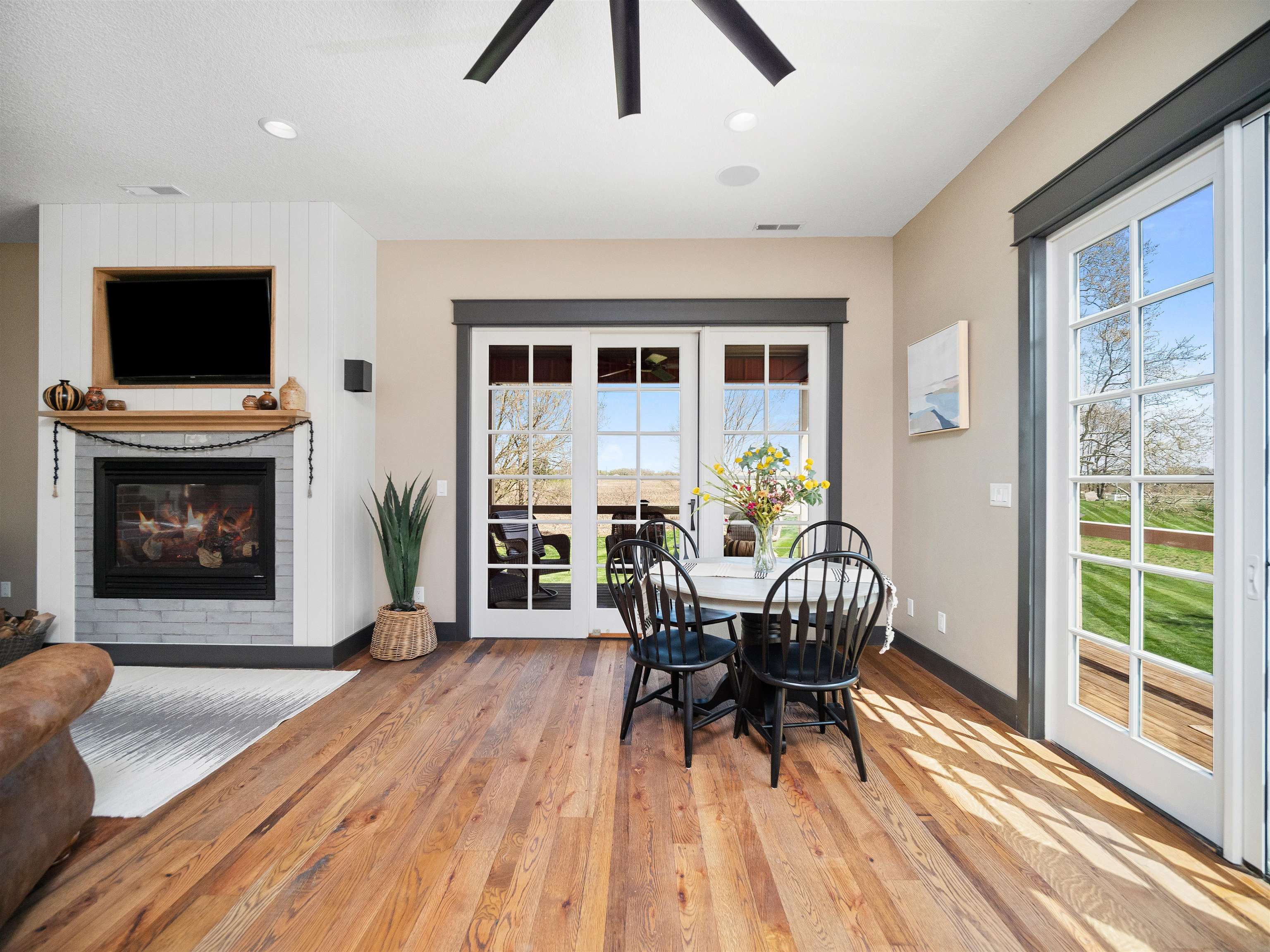 3062 Rader Road Warsaw, IN 46582 - Photo 4 of 36 Gallery Image 4