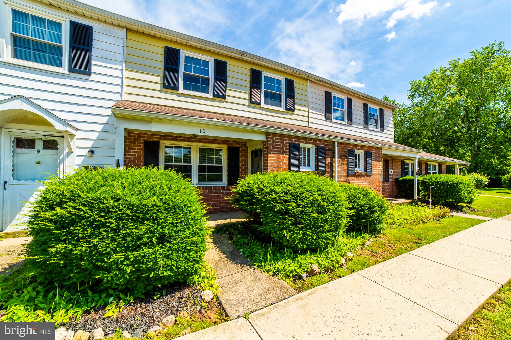 10 Stonegate Road Quakertown, PA 18951 - Photo 1 of 31 Front