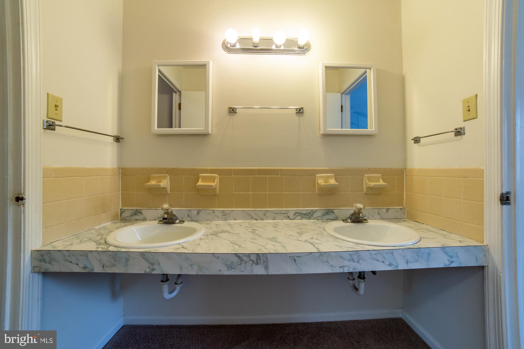 10 Stonegate Road Quakertown, PA 18951 - Photo 23 of 31 Double sink vanity