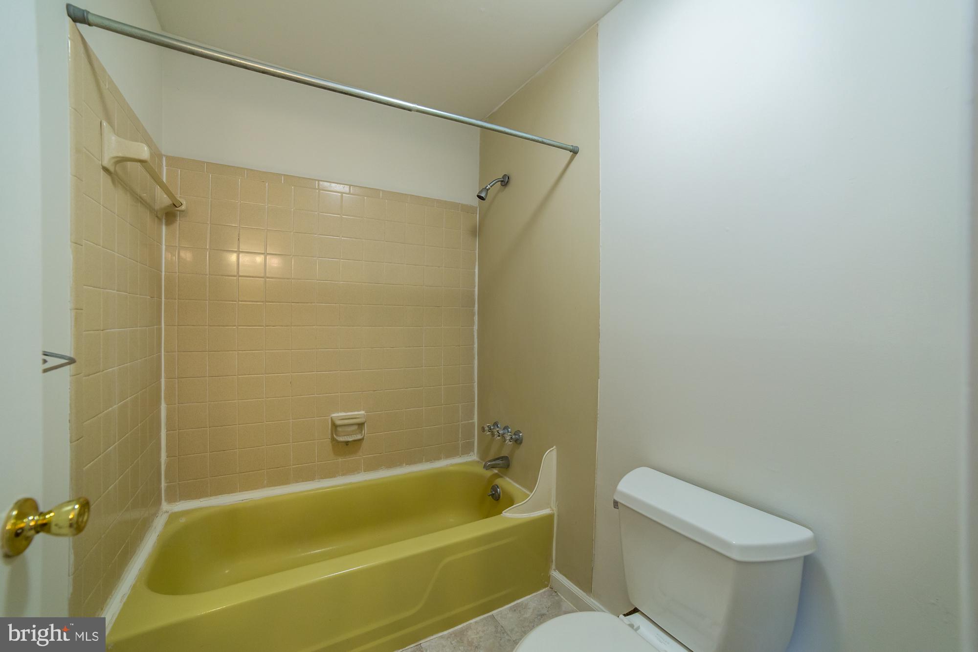10 Stonegate Road Quakertown, PA 18951 - Photo 24 of 31 Bathroom