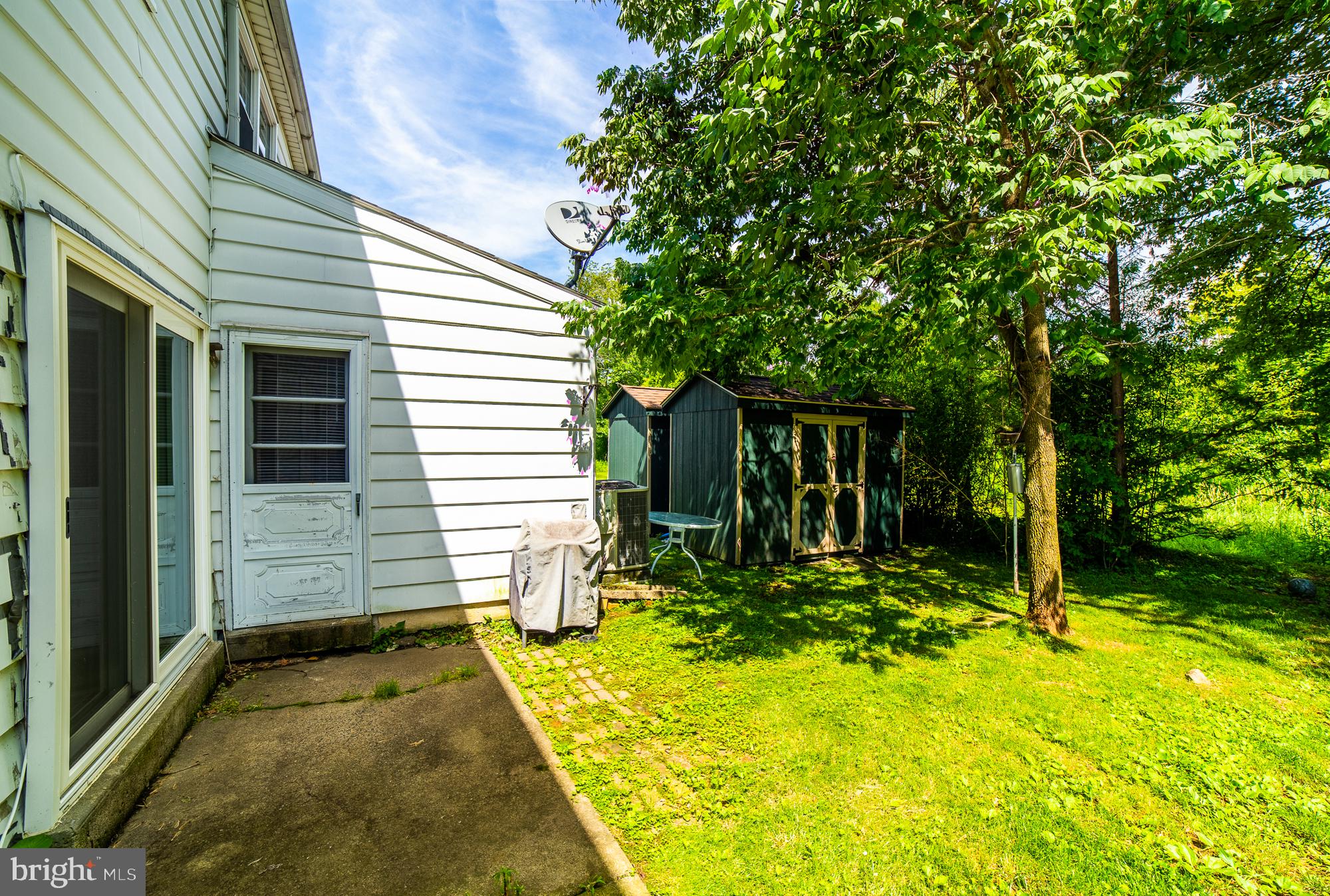 10 Stonegate Road Quakertown, PA 18951 - Photo 29 of 31 Back patio