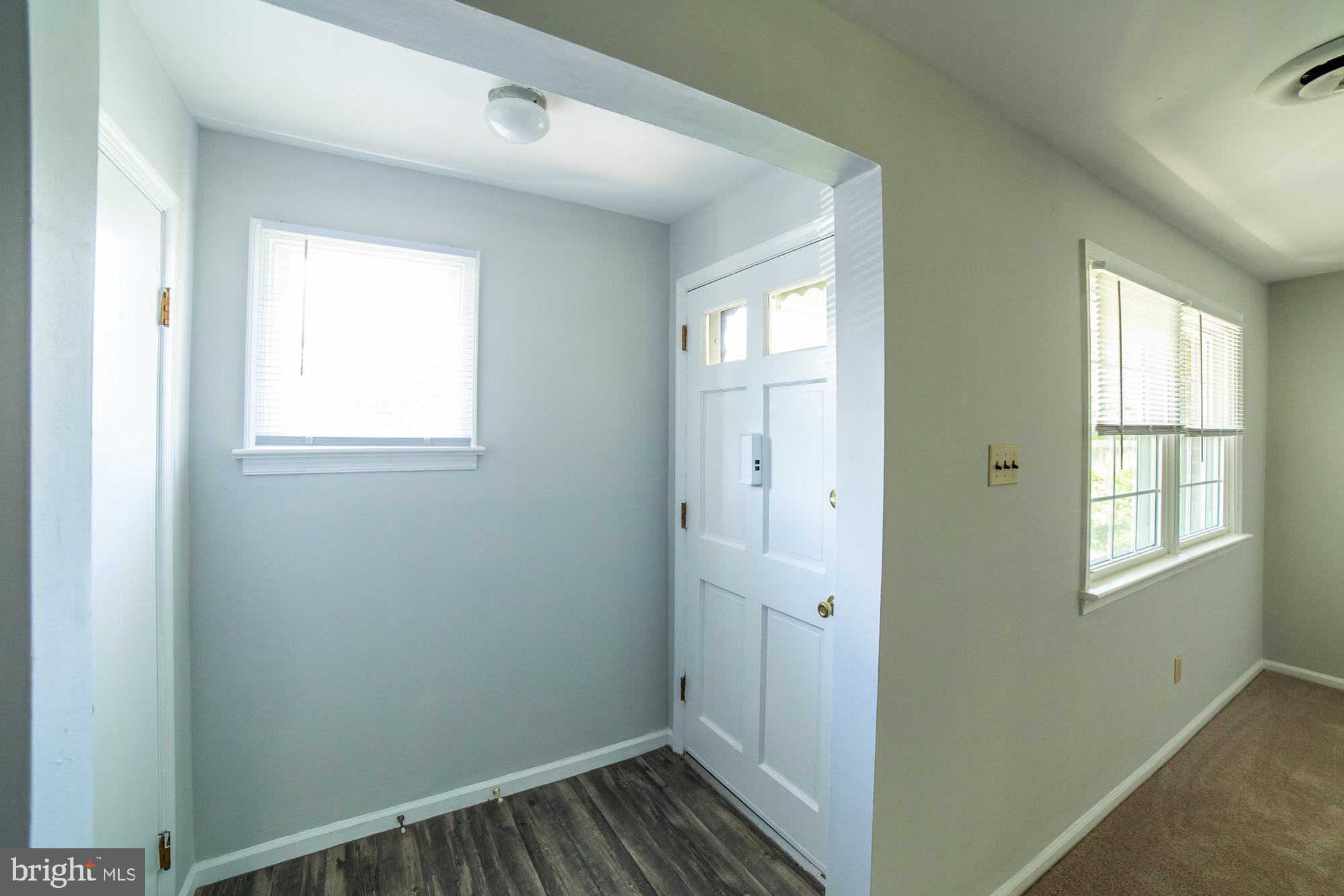 10 Stonegate Road Quakertown, PA 18951 - Photo 7 of 31 Foyer