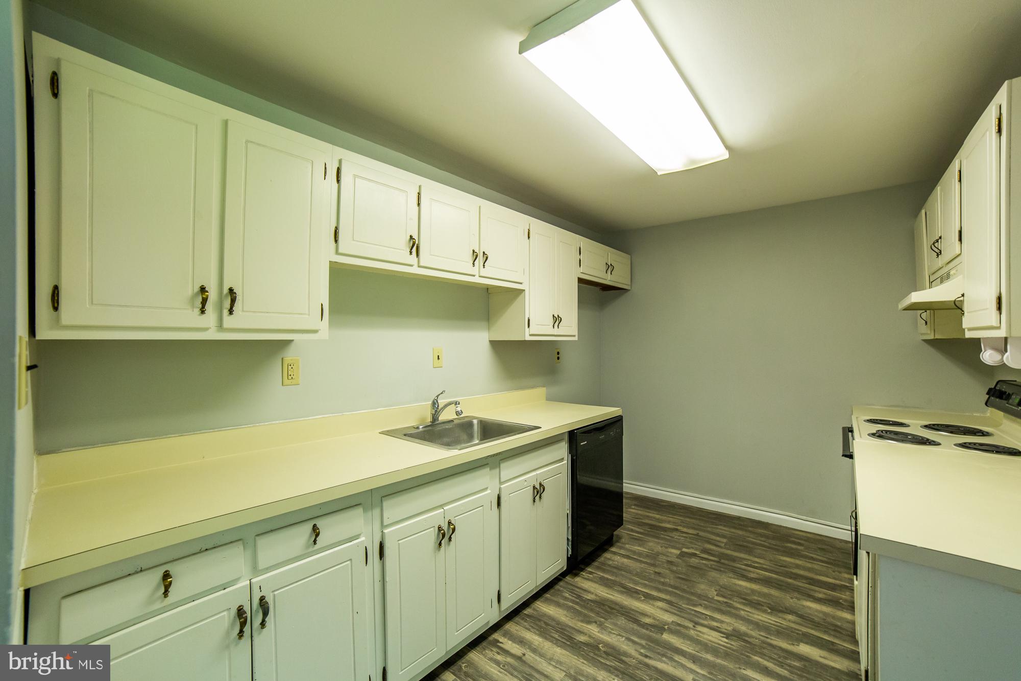 10 Stonegate Road Quakertown, PA 18951 - Photo 10 of 31 Kitchen