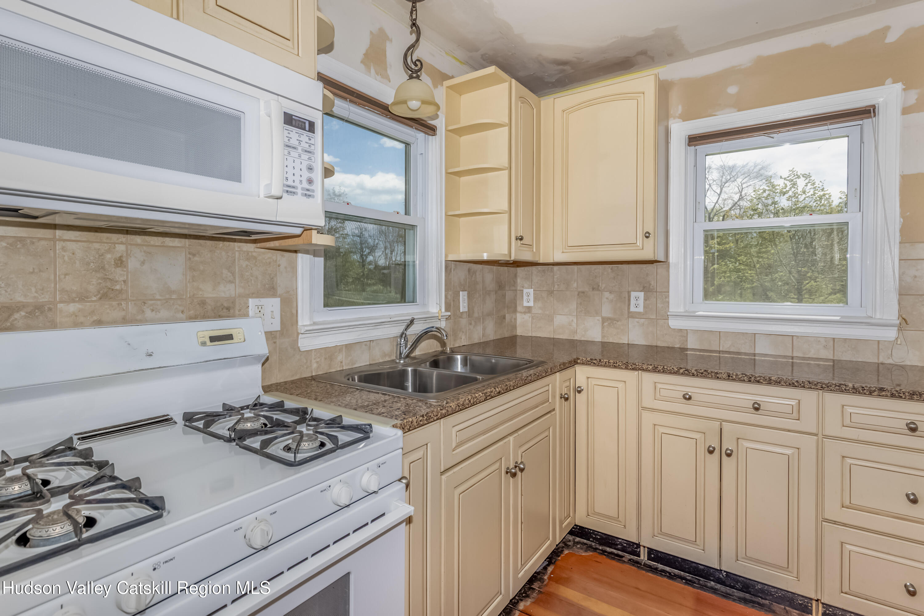 3988 Highway 209 Stone Ridge, NY 12484 - Photo 10 of 32 3988_US209_05-04-26-8714