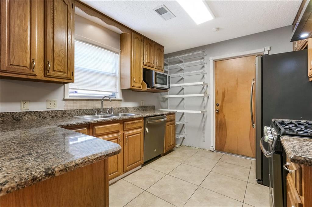 444 Lynnmeade Road Gretna, LA 70056 - Photo 6 of 15 Gallery Image 6