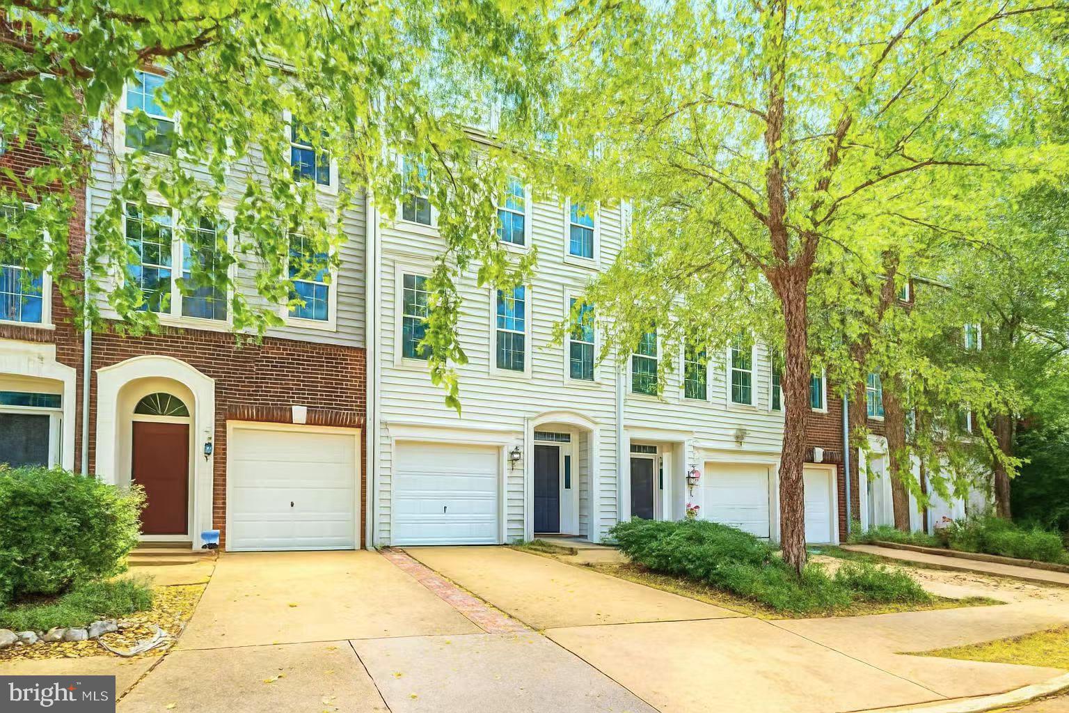4151 Timber Log Way Fairfax, VA 22030 - Photo 2 of 34