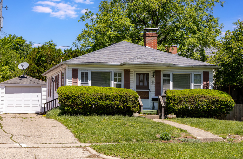 1004 West John Street Champaign, IL 61821 - Photo 1 of 25