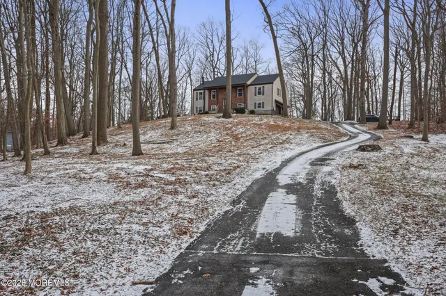 $689,000 | 104 Valley Drive, Millstone Township, NJ 08535