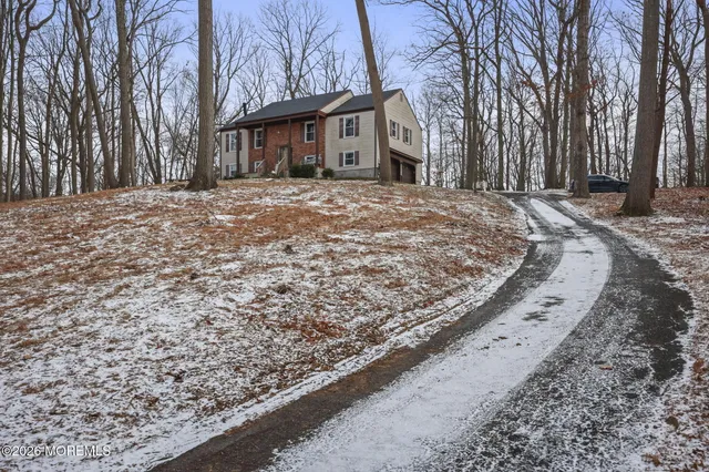 $689,000 | 104 Valley Drive, Millstone Township, NJ 08535