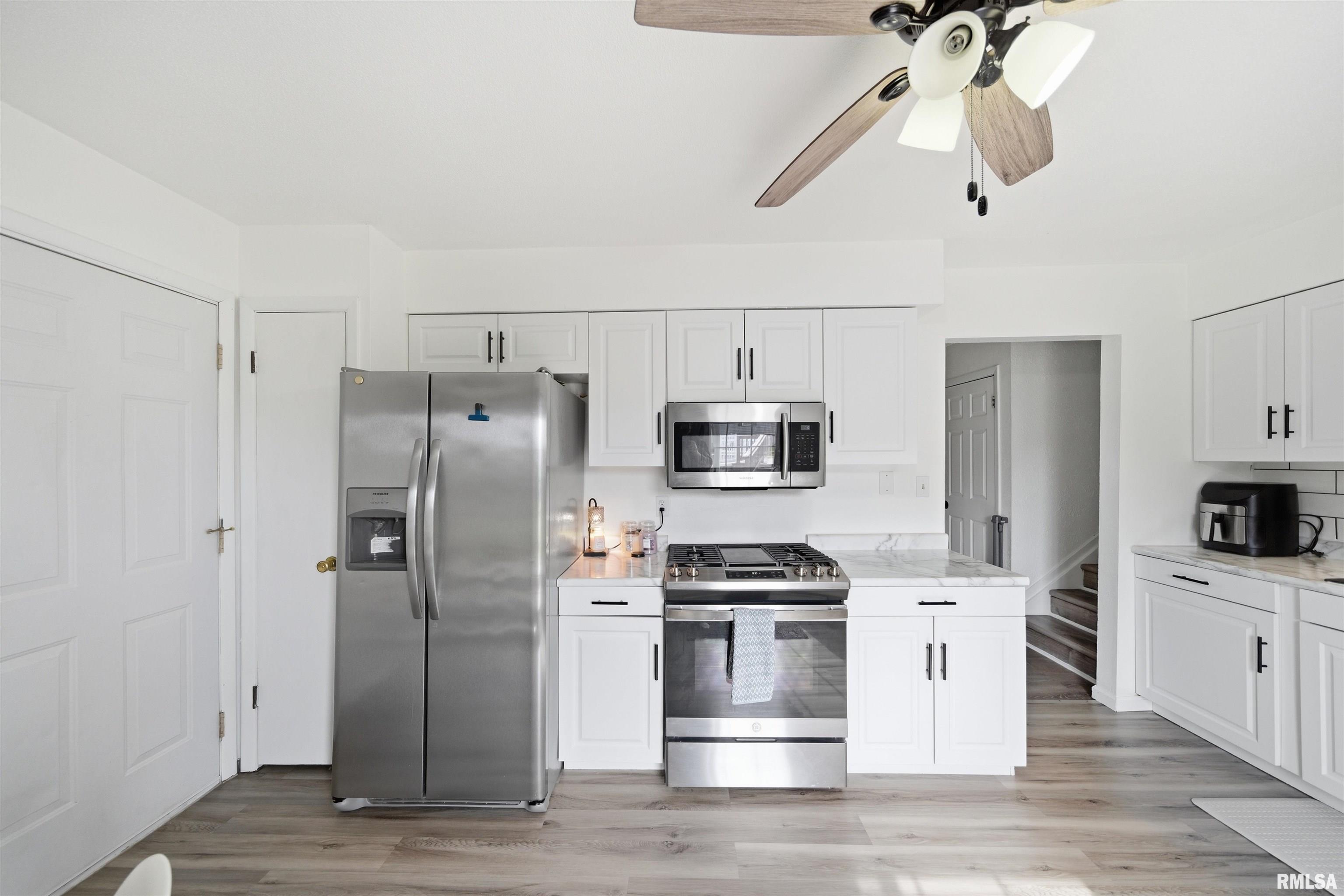 2702 South Skyway Road Peoria, IL 61607 - Photo 9 of 34 Gallery Image 9