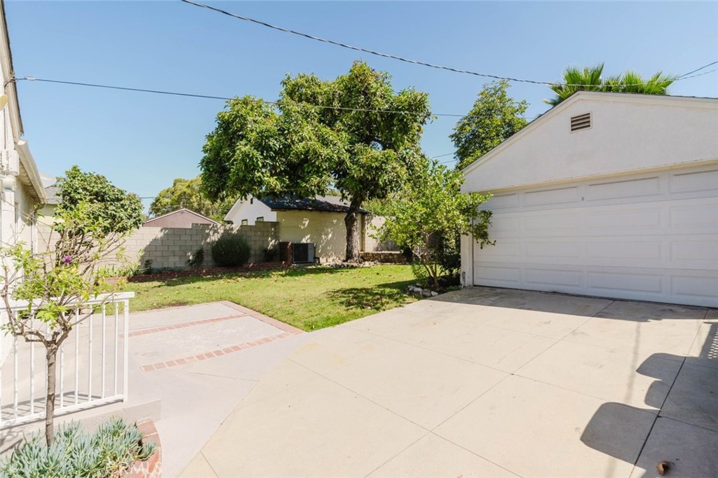 2007 West Kenneth Road Glendale, CA 91201 - Photo 26 of 38 Gallery Image 26