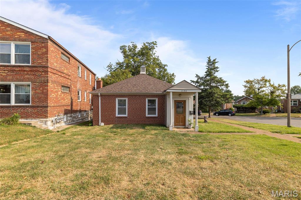 3192 Watson Road St. Louis, MO 63139 - Photo 2 of 33