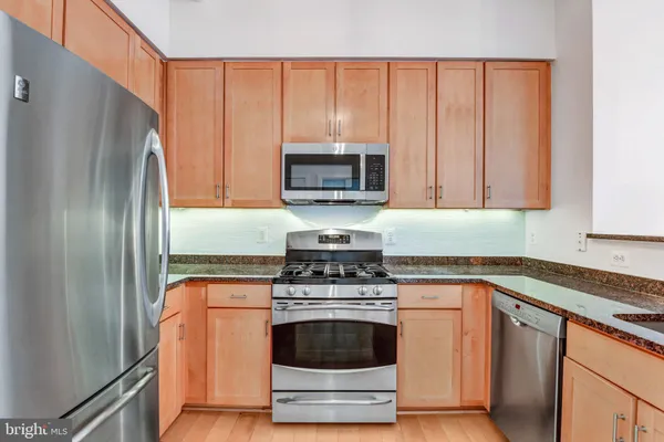 $1,950 | 4490 Market Commons Drive, Unit 312, Fairfax, VA 22033