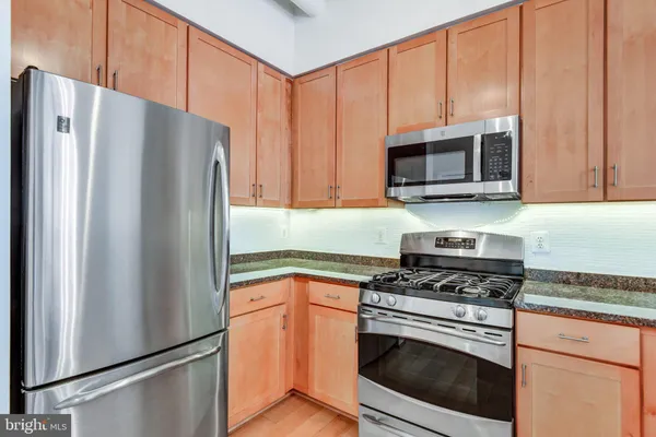 $1,950 | 4490 Market Commons Drive, Unit 312, Fairfax, VA 22033