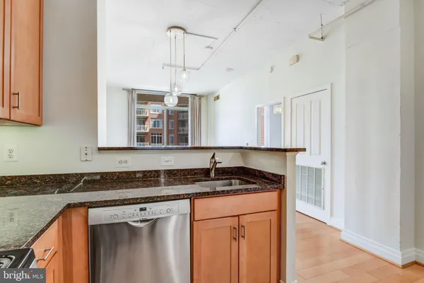 $1,950 | 4490 Market Commons Drive, Unit 312, Fairfax, VA 22033