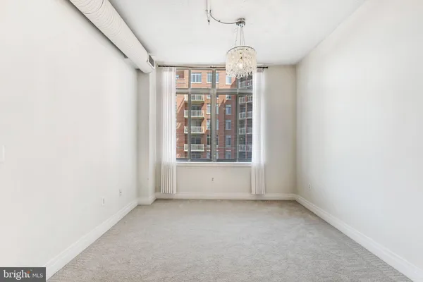 $1,950 | 4490 Market Commons Drive, Unit 312, Fairfax, VA 22033