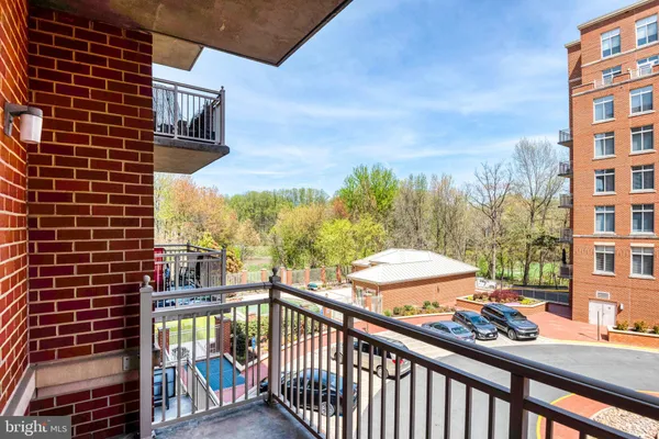 $1,950 | 4490 Market Commons Drive, Unit 312, Fairfax, VA 22033