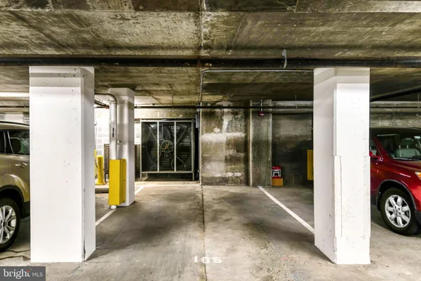 $1,950 | 4490 Market Commons Drive, Unit 312, Fairfax, VA 22033