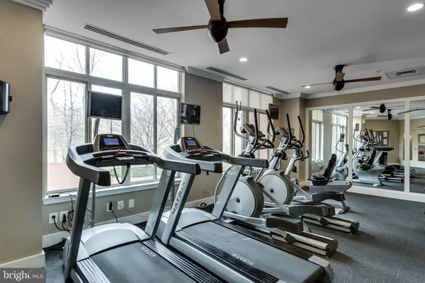 $1,950 | 4490 Market Commons Drive, Unit 312, Fairfax, VA 22033