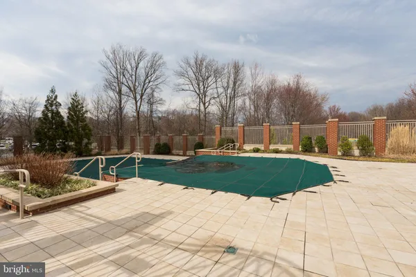 $1,950 | 4490 Market Commons Drive, Unit 312, Fairfax, VA 22033