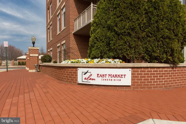 $1,950 | 4490 Market Commons Drive, Unit 312, Fairfax, VA 22033