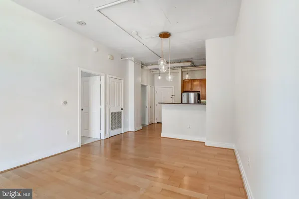 $1,950 | 4490 Market Commons Drive, Unit 312, Fairfax, VA 22033