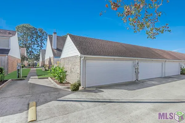 $165,000 | 279-35 Marilyn Drive, Unit 35, Baton Rouge, LA 70815