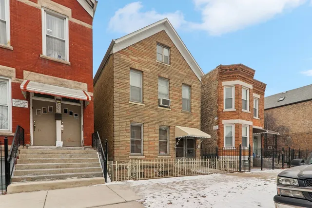 $394,900 | 3710 South Wood Street, Chicago, IL 60609