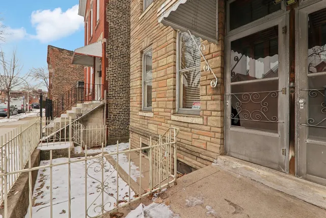 $394,900 | 3710 South Wood Street, Chicago, IL 60609