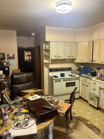 $394,900 | 3710 South Wood Street, Chicago, IL 60609