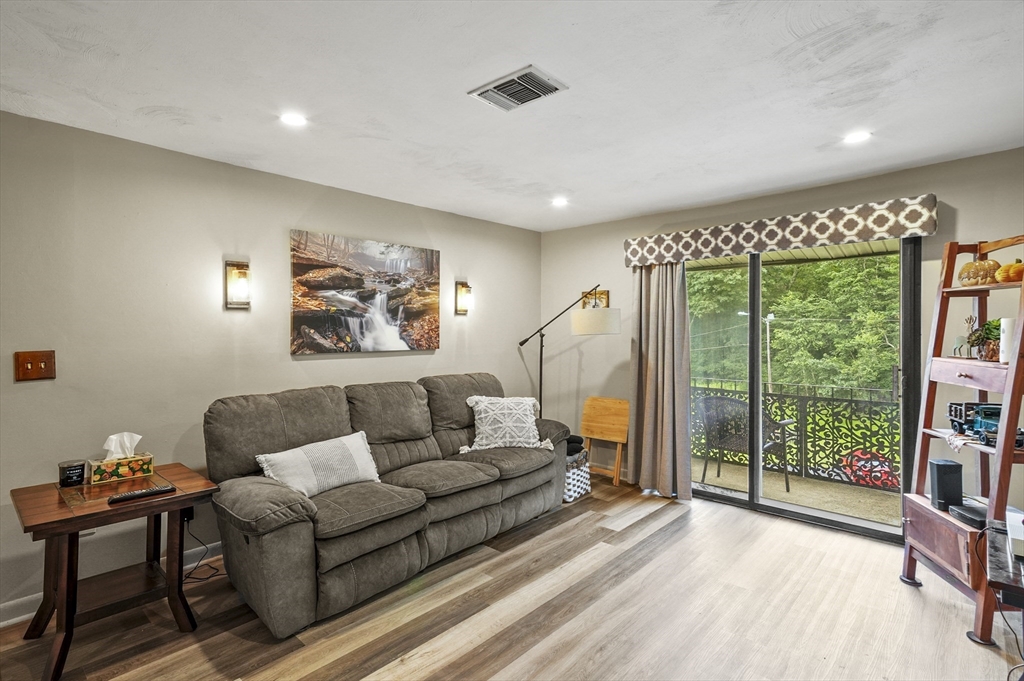 176 Maple Avenue, Unit 432 Rutland, MA 01543 - Photo 3 of 24 Gallery Image 3