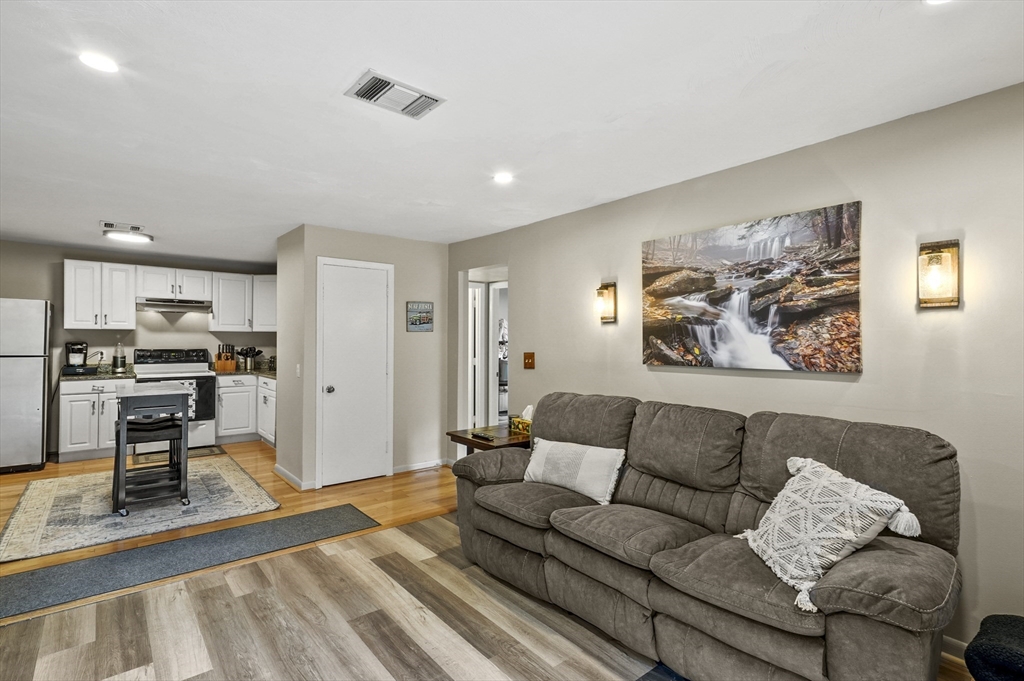 176 Maple Avenue, Unit 432 Rutland, MA 01543 - Photo 5 of 24 Gallery Image 5