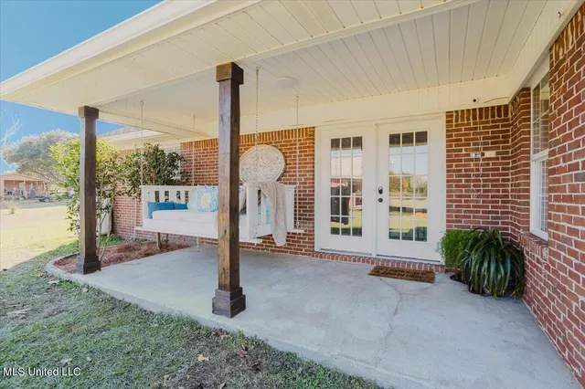 $460,000 | 17920 Rayford Shumock Road, Moss Point, MS 39562