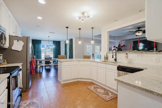 $460,000 | 17920 Rayford Shumock Road, Moss Point, MS 39562