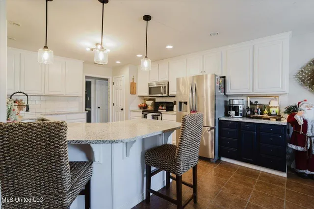 $460,000 | 17920 Rayford Shumock Road, Moss Point, MS 39562