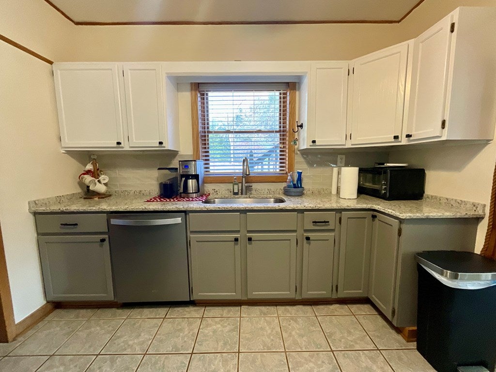 2093 Gambetta Road Galax, VA 24333 - Photo 11 of 63 Gallery Image 11