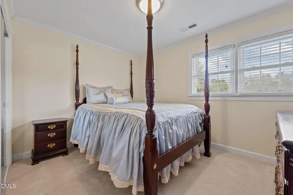 a view of empty room with windows