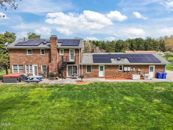 a black and white photo of a living room