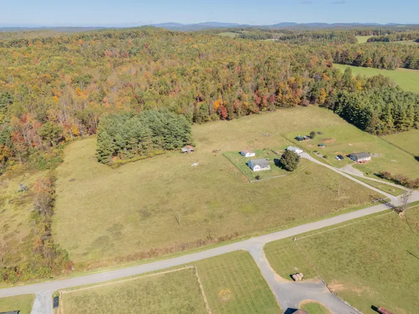 $610,000 | 5531 Franklin Pike Southeast, Floyd, VA 24091