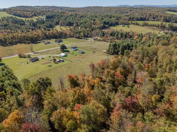 $610,000 | 5531 Franklin Pike Southeast, Floyd, VA 24091