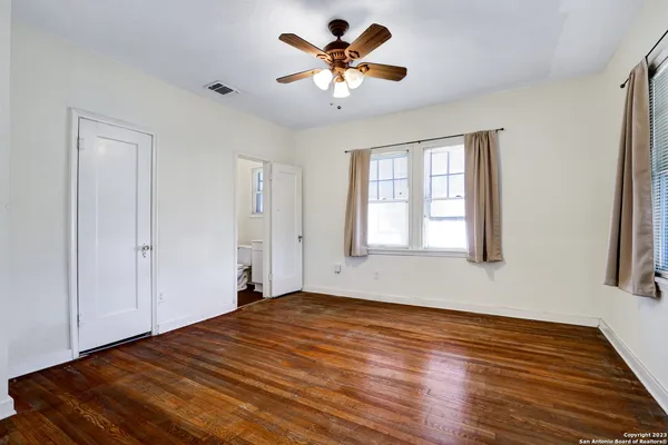 $925 | 255 Natalen Avenue, Unit 201, San Antonio, TX 78209