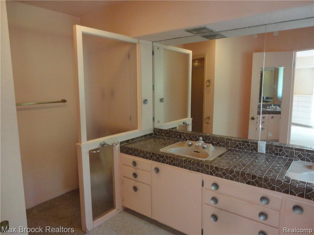 19625 Riverside Drive Beverly Hills, MI 48025 - Photo 18 of 20