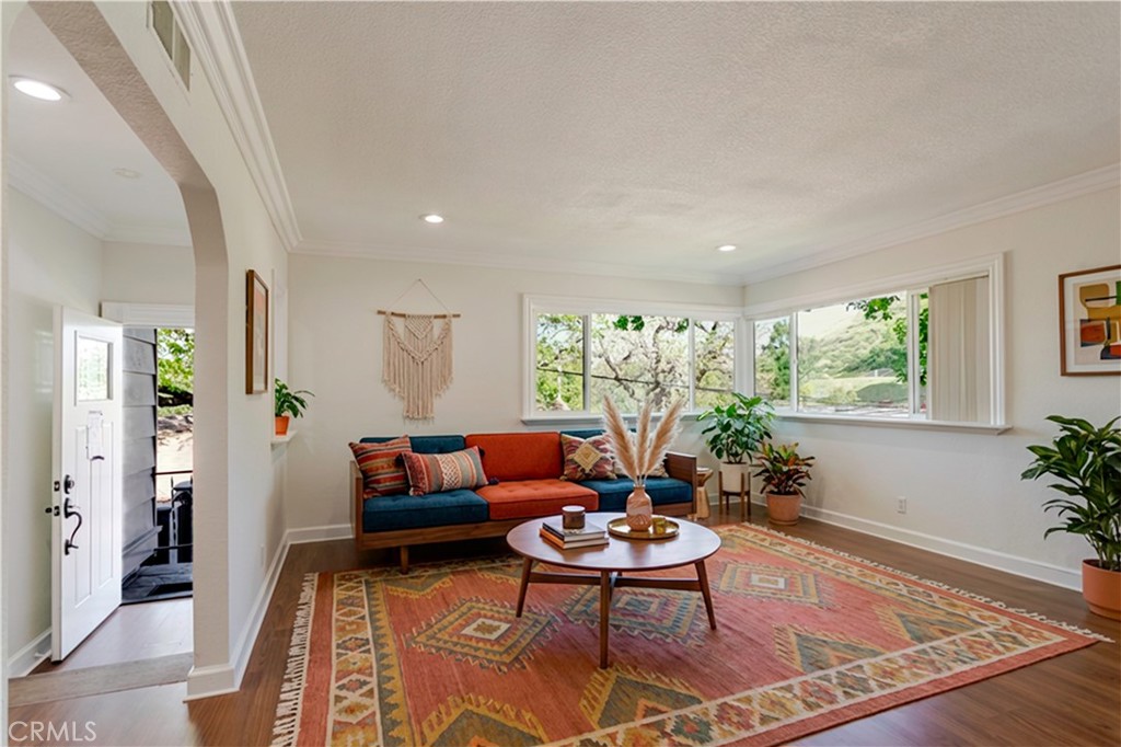 5888 Oak Knolls Road Simi Valley, CA 93063 - Photo 12 of 40 Virtually staged