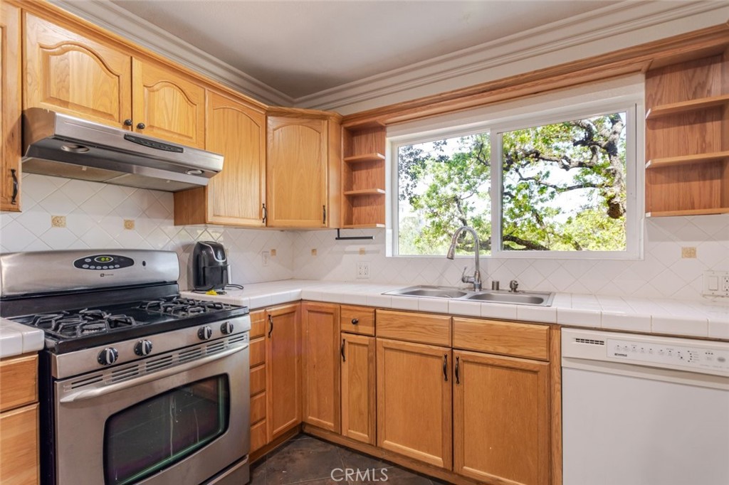 5888 Oak Knolls Road Simi Valley, CA 93063 - Photo 16 of 40