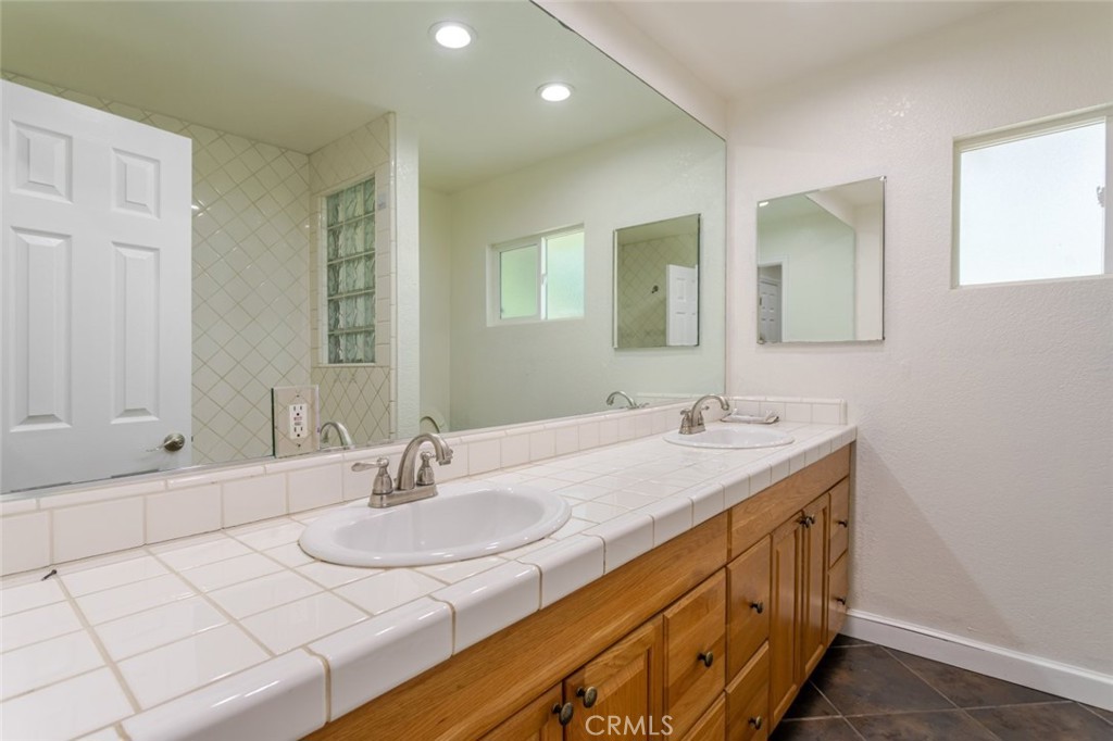 5888 Oak Knolls Road Simi Valley, CA 93063 - Photo 27 of 40
