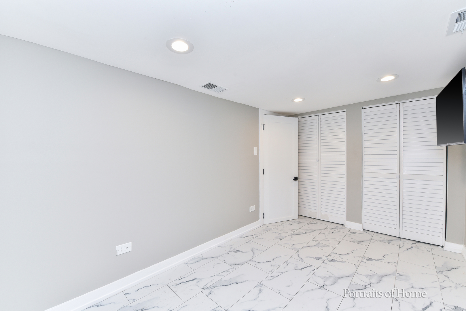 3501 West Le Moyne Street, Unit 1 Chicago, IL 60651 - Photo 18 of 27 a view of an empty room