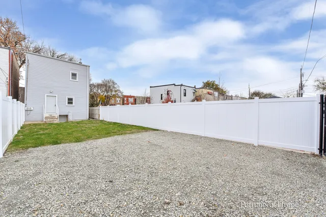 $2,300 | 3501 West Le Moyne Street, Unit 1, Chicago, IL 60651